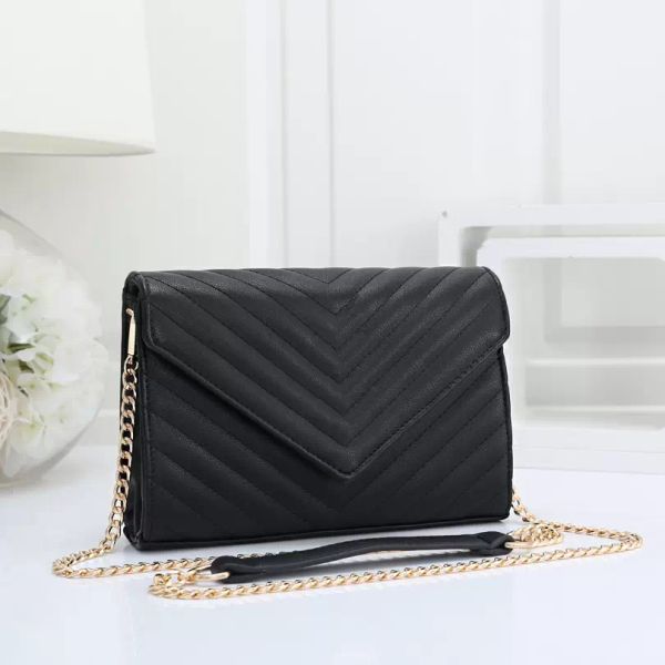 2022 women luxurys designers bags ladies simple mini one shoulder messenger small square bag fashionable golden hardware chain buckle five c
2022 women luxurys designers bags ladies simple mini one shoulder messenger small square bag fashionable golden hardware chain buckle five c