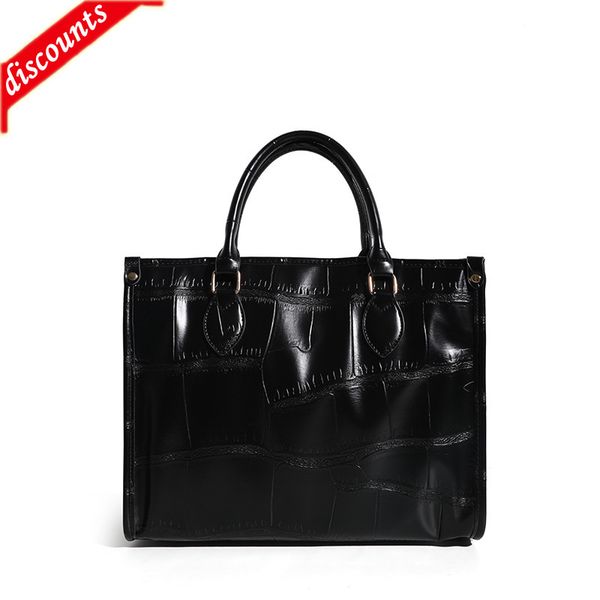 fashion brand trendy ladies bags direct sale large capacity women's 2022 new versatile single shoulder high-level sense tote
fashion brand trendy ladies bags direct sale large capacity women's 2022 new versatile single shoulder high-level sense tote