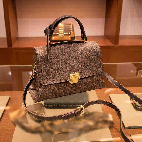 2022 spring and summer bag female menger high sense niche design ins trend portable small square
2022 spring and summer bag female menger high sense niche design ins trend portable small square