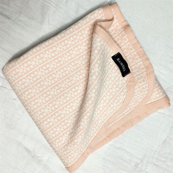 new 2021 fashion high-quality letter style kids newborn baby bath towel wrap cotton new born baby boy girl blankets209a
new 2021 fashion high-quality letter style kids newborn baby bath towel wrap cotton new born baby boy girl blankets209a