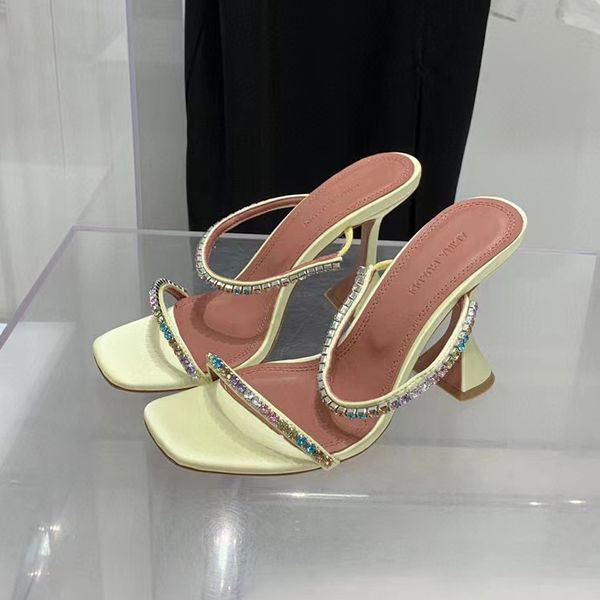 muaddi crystal amina embellished strap sandals 95mm heels heel for slipper mules shoes women summer luxury designer shoes sandal banquet y2s, Black
muaddi crystal amina embellished strap sandals 95mm heels heel for slipper mules shoes women summer luxury designer shoes sandal banquet y2s, Black