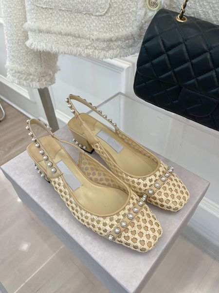 leather sole pearl square head thick heel sandals lamb leather upper elegant and noble temperament, Black
leather sole pearl square head thick heel sandals lamb leather upper elegant and noble temperament, Black