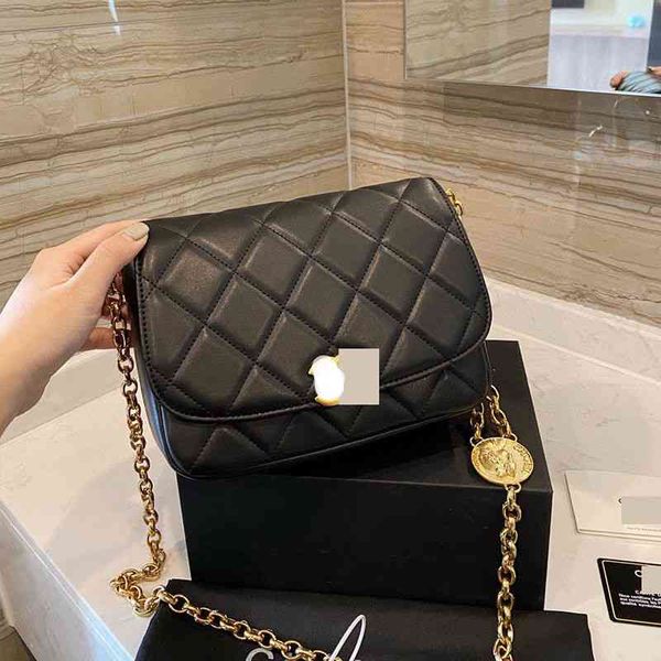 women's small xiangfeng lingge chain xiangjia messenger small square large capacity cf diagonal span versatile high-grade
women's small xiangfeng lingge chain xiangjia messenger small square large capacity cf diagonal span versatile high-grade