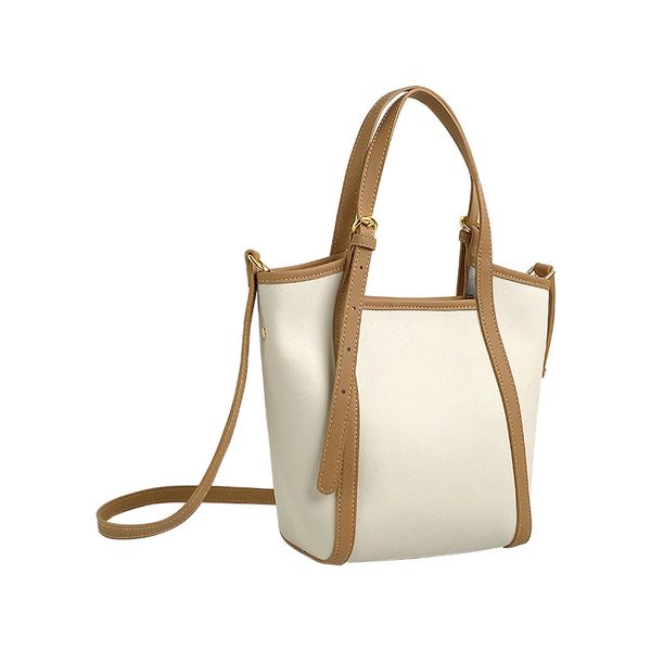 large-capcity tote bag high texture color matching luxury handbag in real leather with simple and fashionable
large-capcity tote bag high texture color matching luxury handbag in real leather with simple and fashionable