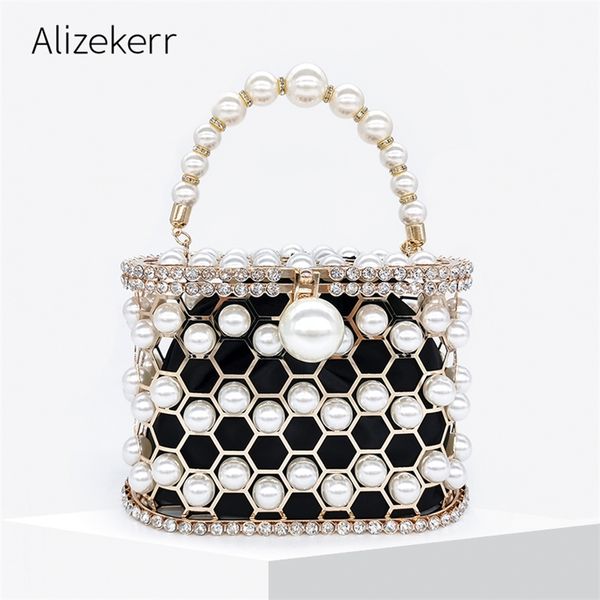 beaded pearl evening clutch handbag women metal honeycomb clutch purse ladies wedding pearl bags design luxury 220809
beaded pearl evening clutch handbag women metal honeycomb clutch purse ladies wedding pearl bags design luxury 220809