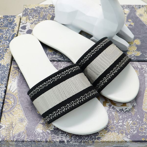 2022 summer new type of slipper sandals for women wearing flat slippers for leisure korean embroidery beach home 11, Black
2022 summer new type of slipper sandals for women wearing flat slippers for leisure korean embroidery beach home 11, Black