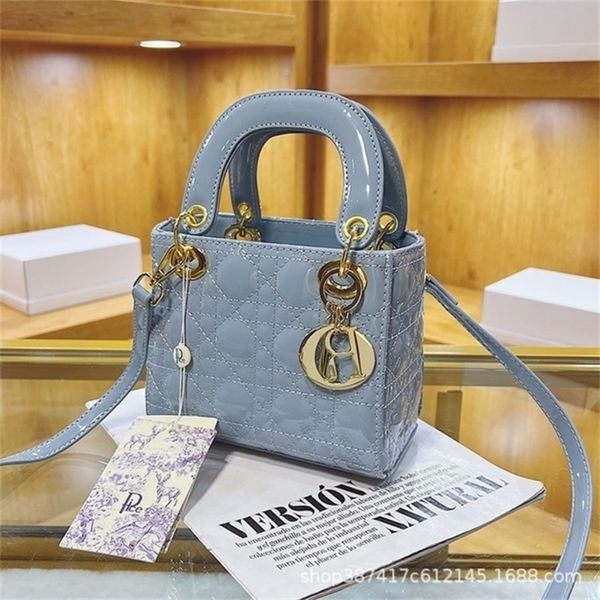 new designer luxury bags quality spring and summer new feeling versatile princess wales embroidered threadbranded handbag
new designer luxury bags quality spring and summer new feeling versatile princess wales embroidered threadbranded handbag