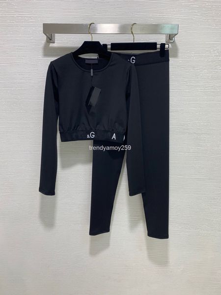 women's two piece pants autumn and winter yoga sports suit letter webbing splicing waist closing round neck long sleeve t-shirt with hi, White
women's two piece pants autumn and winter yoga sports suit letter webbing splicing waist closing round neck long sleeve t-shirt with hi, White