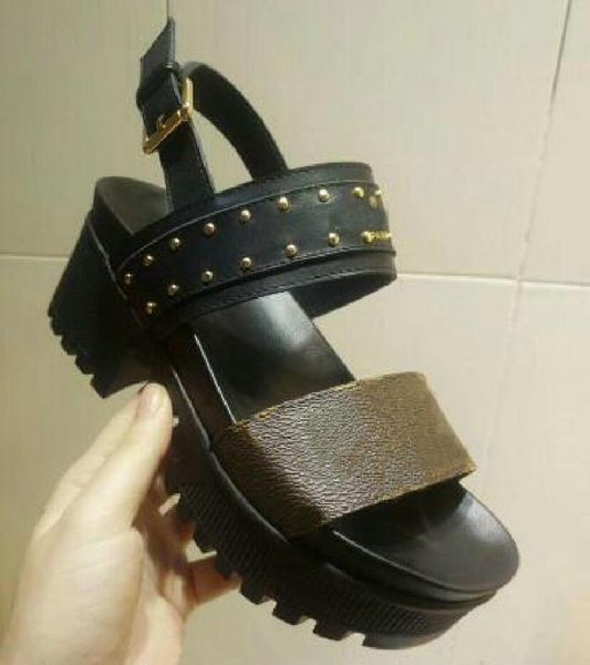 thick bottom summer luxury ladies canvas gladiator style flats shoes black golden studs women's nomad sandal party fashion
thick bottom summer luxury ladies canvas gladiator style flats shoes black golden studs women's nomad sandal party fashion