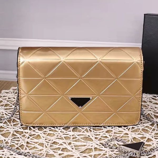 shiny genuine leather rhombus design messenger bag retro triangular micro logo decoration women's new fashion multifunctional hardware
shiny genuine leather rhombus design messenger bag retro triangular micro logo decoration women's new fashion multifunctional hardware