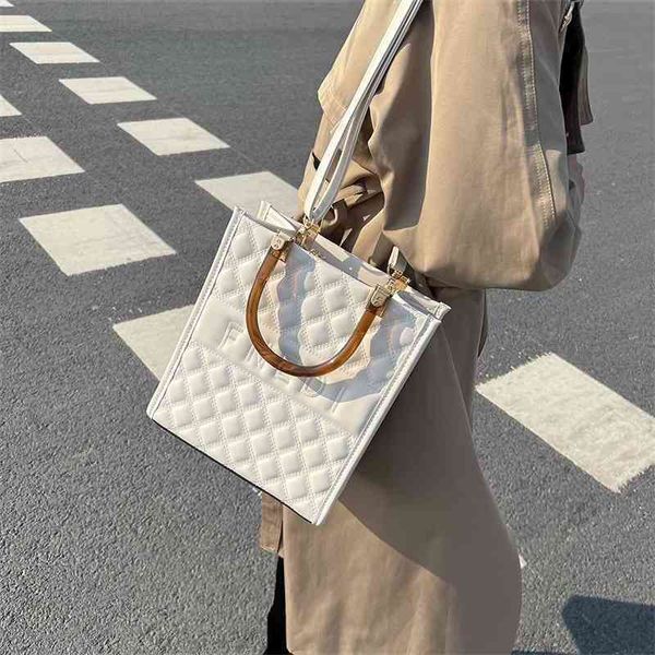 factory online sale high capacity summer atmosphere silk scarf hand red tote bag trend bz0l
factory online sale high capacity summer atmosphere silk scarf hand red tote bag trend bz0l