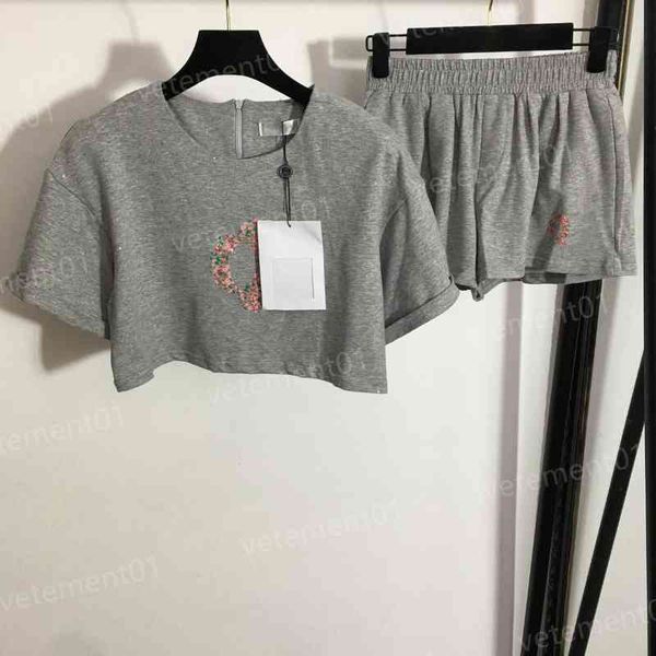womens two piece pants sparkling sequined cropped short-sleeved t-shirt and elastic waist shorts 2 pieces sets luxury designer tracksuits, White
womens two piece pants sparkling sequined cropped short-sleeved t-shirt and elastic waist shorts 2 pieces sets luxury designer tracksuits, White