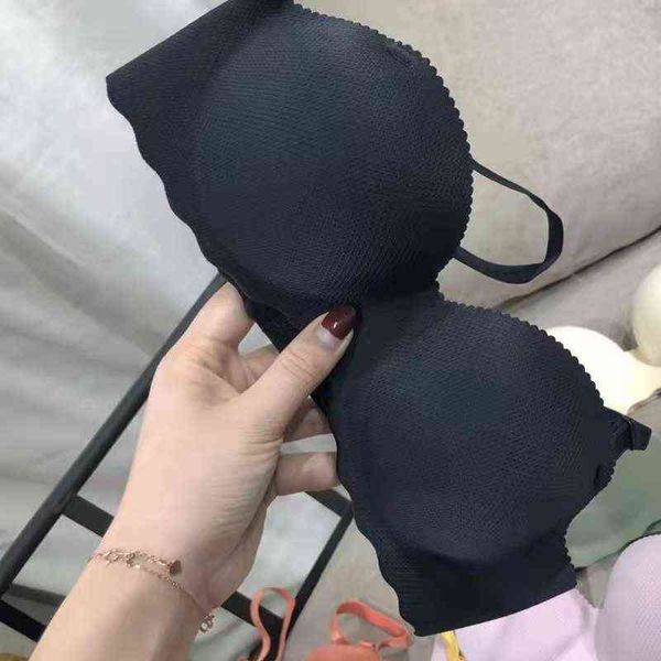 explosive french simple british ice silk bra one piece thick cup girls gathering no steel rings women's underwear l220726, Red;black
explosive french simple british ice silk bra one piece thick cup girls gathering no steel rings women's underwear l220726, Red;black