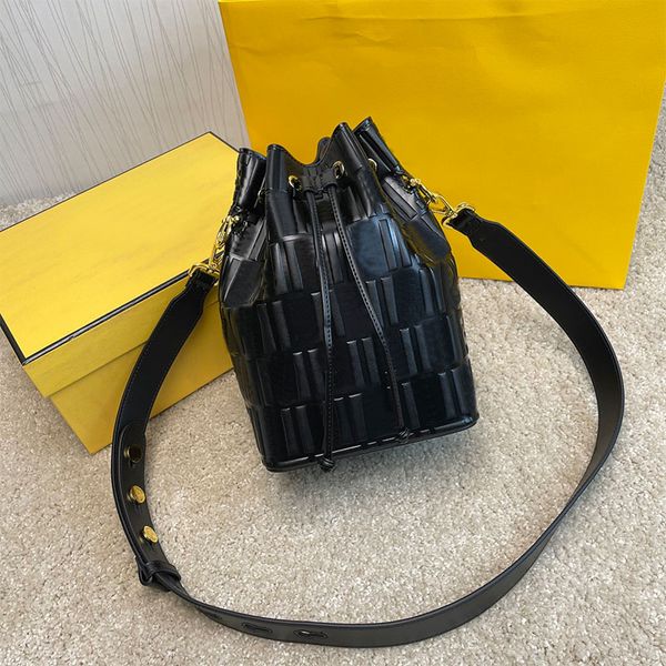 tote bucket bag lady luxurys crossbody shoulder bags handbag women removable wide shoulders strap hig quality hardware purse fashion genuine
tote bucket bag lady luxurys crossbody shoulder bags handbag women removable wide shoulders strap hig quality hardware purse fashion genuine