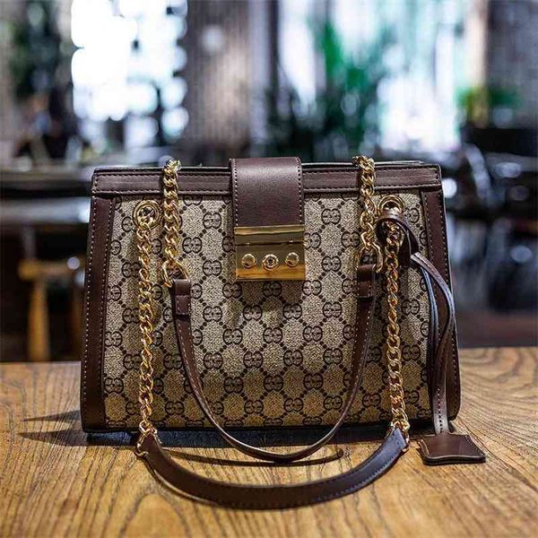 70% factory online sale handbag old decor large capacity red texture french style portable shoulder
70% factory online sale handbag old decor large capacity red texture french style portable shoulder
