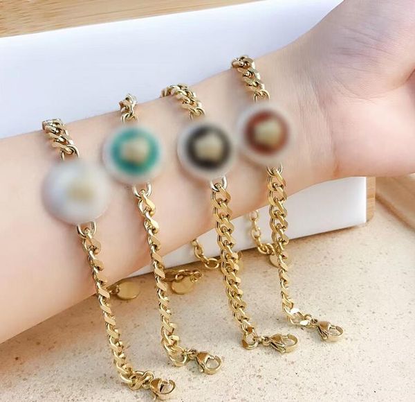 designers men women charm bracelets four-color head portrait luxury thick chain fashion gold women jewelry bracelet, Golden;silver
designers men women charm bracelets four-color head portrait luxury thick chain fashion gold women jewelry bracelet, Golden;silver