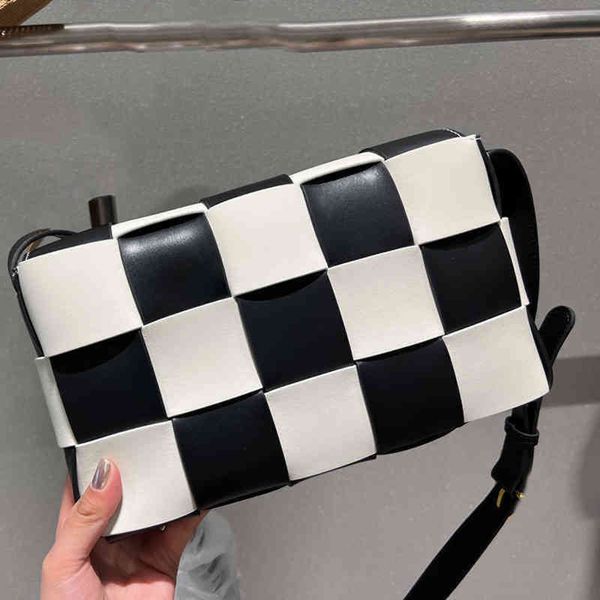 evening bags ladies new leather crossbody women fashion designer handbags shoulder clutch weaving clutches bag party purses 0509
evening bags ladies new leather crossbody women fashion designer handbags shoulder clutch weaving clutches bag party purses 0509