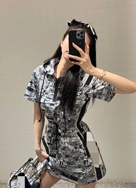 404 2022 spring summer brand same style dress short sleeve hooded a line above knee luxury cotton womens clothes. flora print weini, Black
404 2022 spring summer brand same style dress short sleeve hooded a line above knee luxury cotton womens clothes. flora print weini, Black