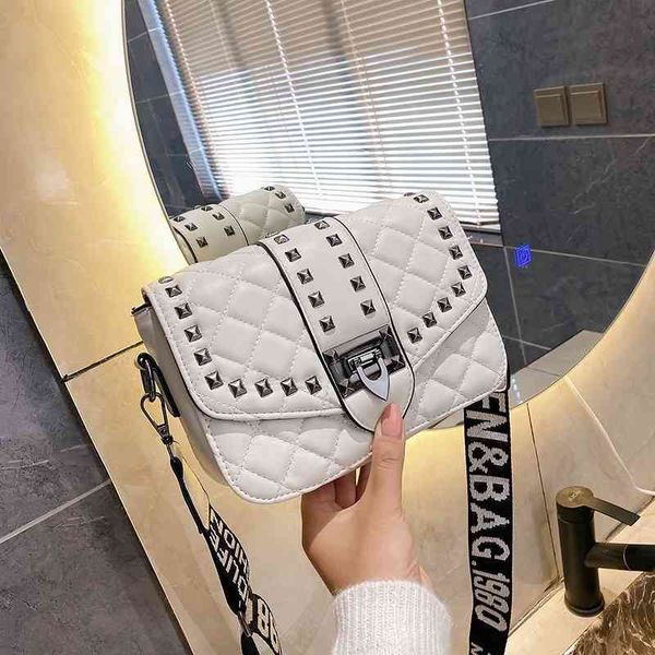young and middle-aged wang meng's one shoulder msenger hand-held women's bag fashion trend 2022 summer new self selling
young and middle-aged wang meng's one shoulder msenger hand-held women's bag fashion trend 2022 summer new self selling