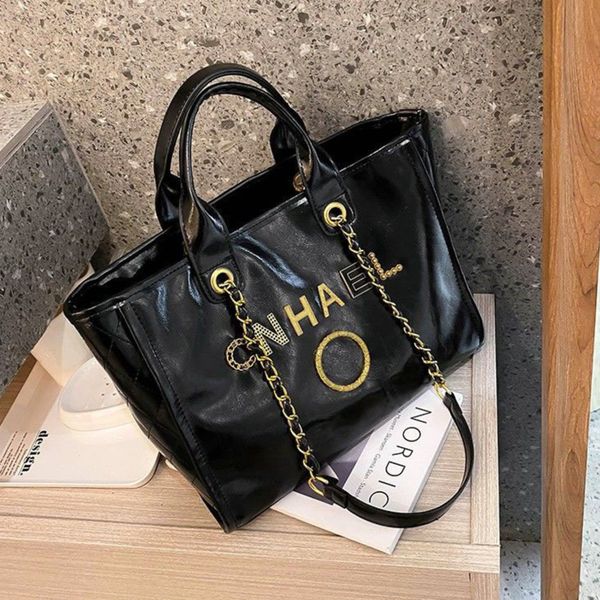 classic luxury women's handbags evening bags ch designer metal letter badge tote bag small mini body leather beach handbag large female
classic luxury women's handbags evening bags ch designer metal letter badge tote bag small mini body leather beach handbag large female