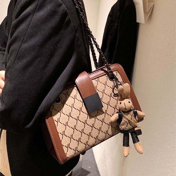 autumn and winter small bag new female commuter chain sling one shoulder versatile tote bag bags_model0uyq
autumn and winter small bag new female commuter chain sling one shoulder versatile tote bag bags_model0uyq