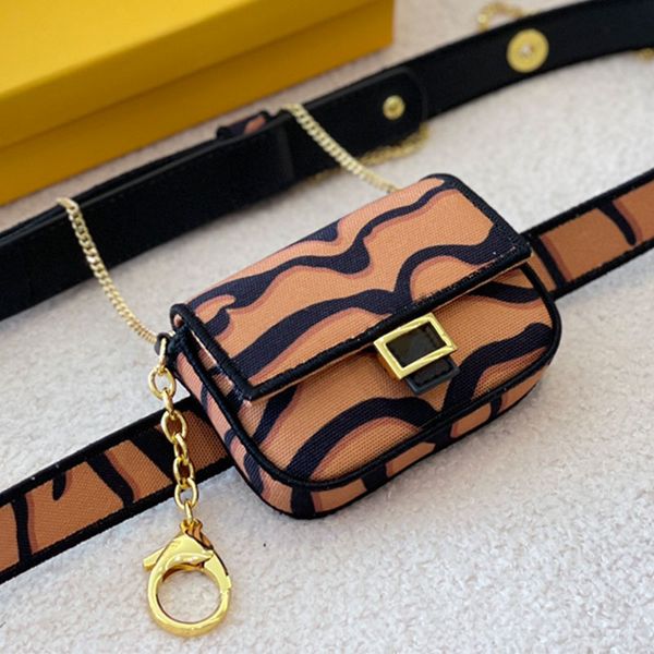 2 straps mini waist bags chain crossbody bag canvas pendant bag handbag coin purse tie dye marbling wallet gold classic letter metal buckle
2 straps mini waist bags chain crossbody bag canvas pendant bag handbag coin purse tie dye marbling wallet gold classic letter metal buckle