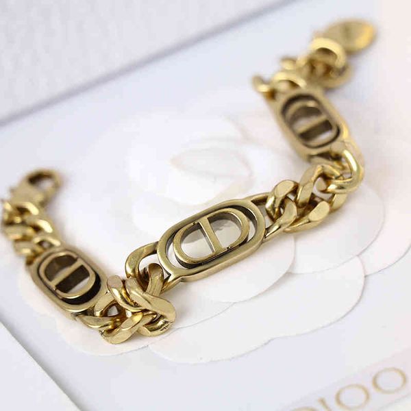 fashion brand jewelry new luxury bracelet wholesale family letter female classic net red version, Silver
fashion brand jewelry new luxury bracelet wholesale family letter female classic net red version, Silver