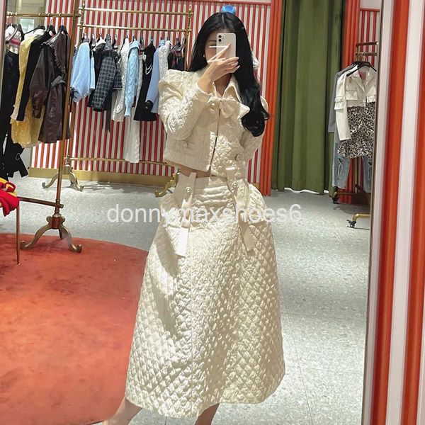 two piece dress mingyuan fengling lattice cotton jacket set 21 autumn and winter bow bubble sleeve fluffy skirt two-piece, White
two piece dress mingyuan fengling lattice cotton jacket set 21 autumn and winter bow bubble sleeve fluffy skirt two-piece, White