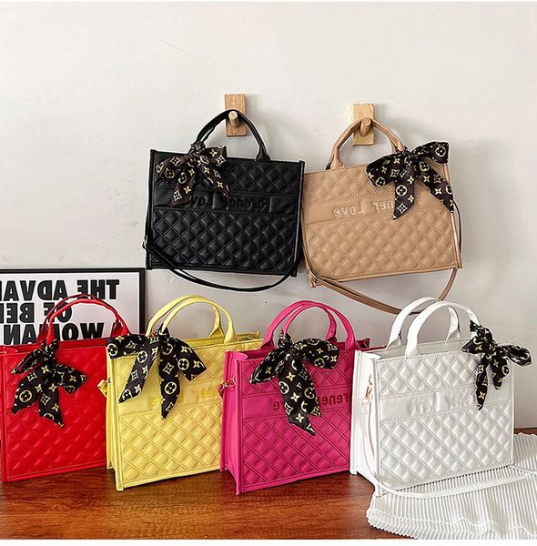 new designer bags versatile small women's 2022 trendy temperament mini mobile phone advanced sense net red single shoulder messenger
new designer bags versatile small women's 2022 trendy temperament mini mobile phone advanced sense net red single shoulder messenger