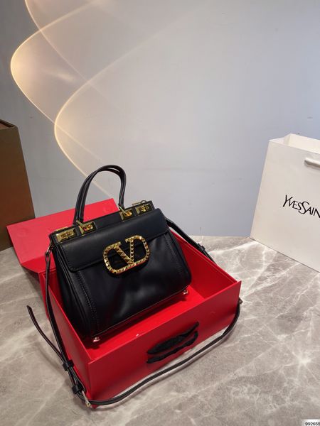 2022 crossbody handbag designer handbags camera bag fationwomen handbags flap wallet stripes shoulder bags tassel pendant 5.0
2022 crossbody handbag designer handbags camera bag fationwomen handbags flap wallet stripes shoulder bags tassel pendant 5.0
