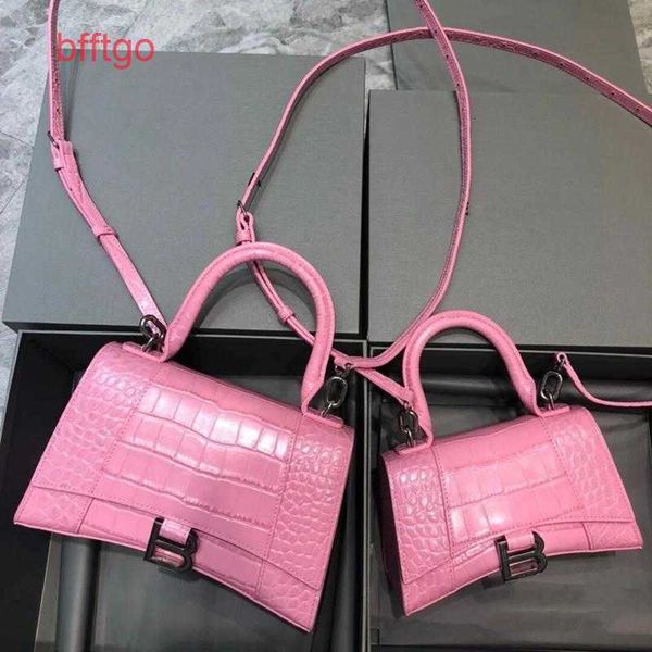 designer balencaigs's handbags french niche 2022 new fashion advanced hourglass women's summer versatile one shoulder messenger ha
designer balencaigs's handbags french niche 2022 new fashion advanced hourglass women's summer versatile one shoulder messenger ha