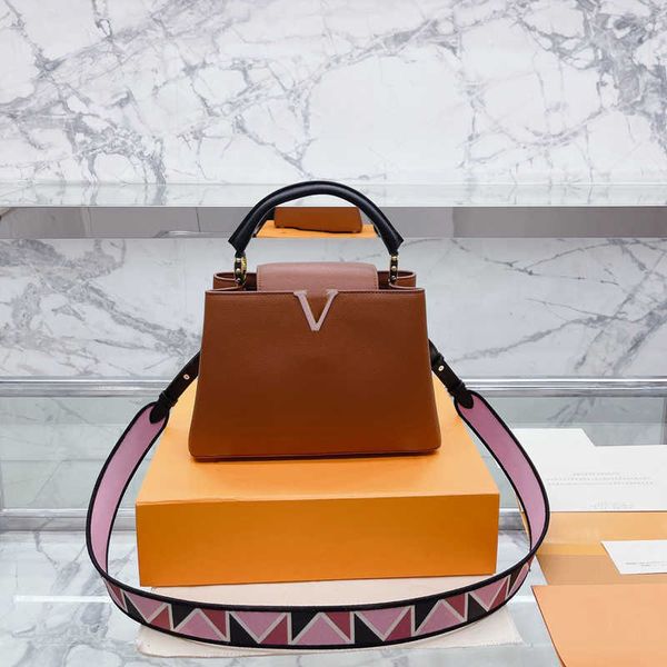 7a women capucines handbag lady tote crossbody designer bag colorful painting litchee genuine leather handbags fashion letter flap handcraft
7a women capucines handbag lady tote crossbody designer bag colorful painting litchee genuine leather handbags fashion letter flap handcraft