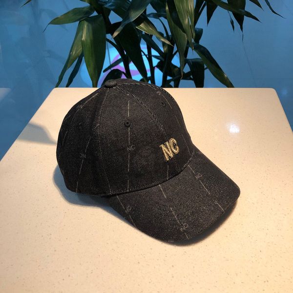 luxurys designers baseball caps are made of embroidered breathable fabric inverted triangle the cap is fashionable avant-garde giving people, Blue;gray
luxurys designers baseball caps are made of embroidered breathable fabric inverted triangle the cap is fashionable avant-garde giving people, Blue;gray