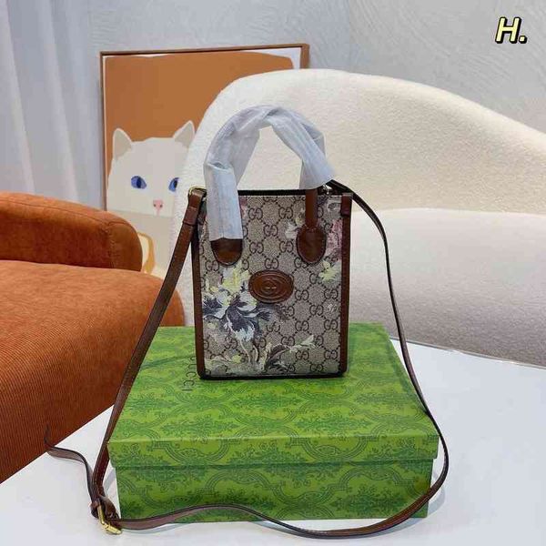 designers a full set of gift box packaging, canvas flower mini tote all-match style cool single shoulder bag messenger luxury bags, Black;red
designers a full set of gift box packaging, canvas flower mini tote all-match style cool single shoulder bag messenger luxury bags, Black;red