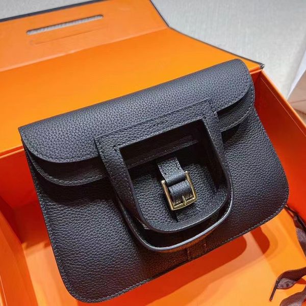 high -quality women's handbag designer shoulder bag horseshoe bag
high -quality women's handbag designer shoulder bag horseshoe bag