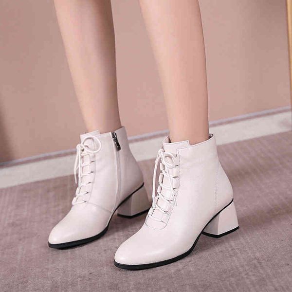slippers autumn women's round head leather boots side zipper full martin middle heel shoes large to 41-43 uill, Black
slippers autumn women's round head leather boots side zipper full martin middle heel shoes large to 41-43 uill, Black