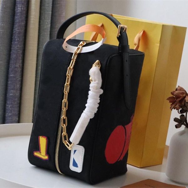 men large wash bags cloakroom dopp kit cosetic bag poche mens designer handbag cosmetic case womens makeup bag toiletry pouch toilet purse e, Red;black
men large wash bags cloakroom dopp kit cosetic bag poche mens designer handbag cosmetic case womens makeup bag toiletry pouch toilet purse e, Red;black
