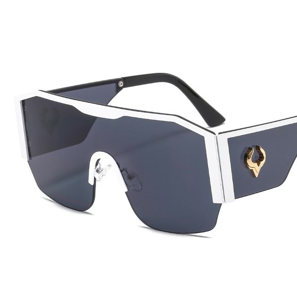 large frame one piece metal sunglasses cow totem decorative riding goggles sun protection travel sports mens fashion, White;black
large frame one piece metal sunglasses cow totem decorative riding goggles sun protection travel sports mens fashion, White;black