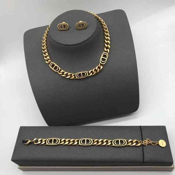 2022 factory wholesale new earrings necklace feminine with net red same clavicle chain bracelet, Silver
2022 factory wholesale new earrings necklace feminine with net red same clavicle chain bracelet, Silver