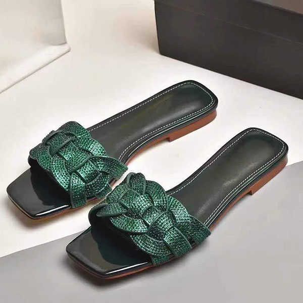 2021-woman slipper designer slipper quality casual slipper calfskin diamond weaving flip flops size 35-41 with box, Black
2021-woman slipper designer slipper quality casual slipper calfskin diamond weaving flip flops size 35-41 with box, Black