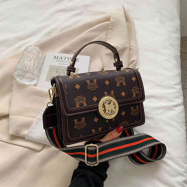 2022 new designer handbags simple fashion letter printing portable single shoulder messenger bags small square
2022 new designer handbags simple fashion letter printing portable single shoulder messenger bags small square