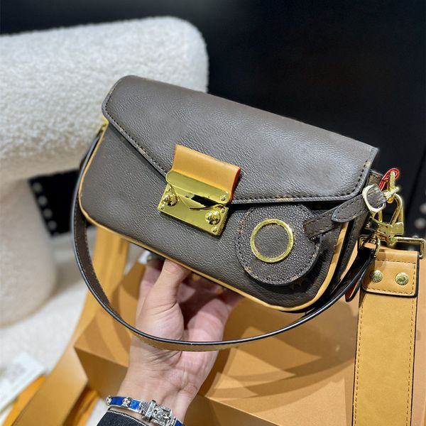 designer lux sewing bag fashion women inspired purses stretched iconic s-lock closure fashionable elongated calfskin canvas trim jacquard te
designer lux sewing bag fashion women inspired purses stretched iconic s-lock closure fashionable elongated calfskin canvas trim jacquard te