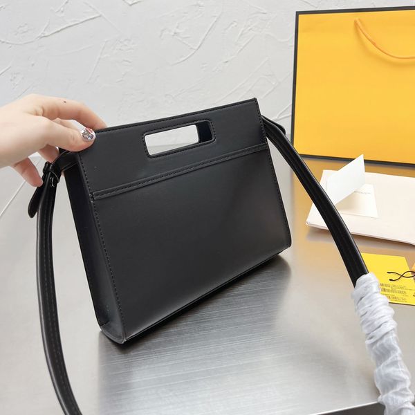 fashion versatile tote bags classic letters decorated medieval bag exquisite sewing lines luxury high-quality shoulder bag shopping and trav
fashion versatile tote bags classic letters decorated medieval bag exquisite sewing lines luxury high-quality shoulder bag shopping and trav