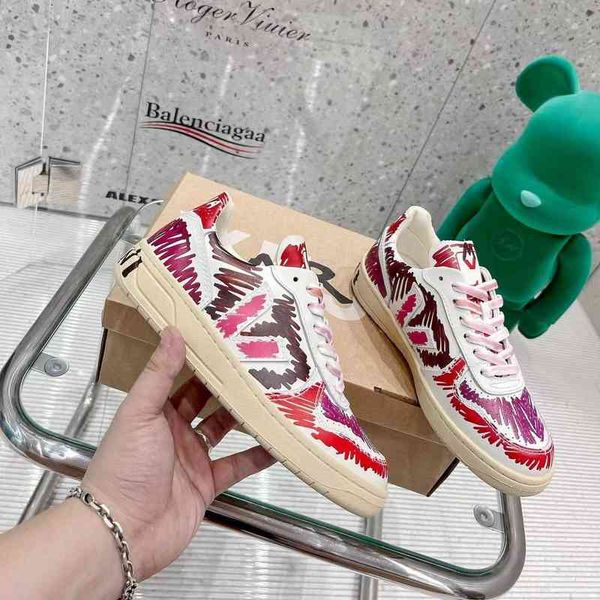veja brand 2022 graffiti casual board shoes 2022 summer new leather flat bottom lace up breathable sneakers 39 40, Black
veja brand 2022 graffiti casual board shoes 2022 summer new leather flat bottom lace up breathable sneakers 39 40, Black