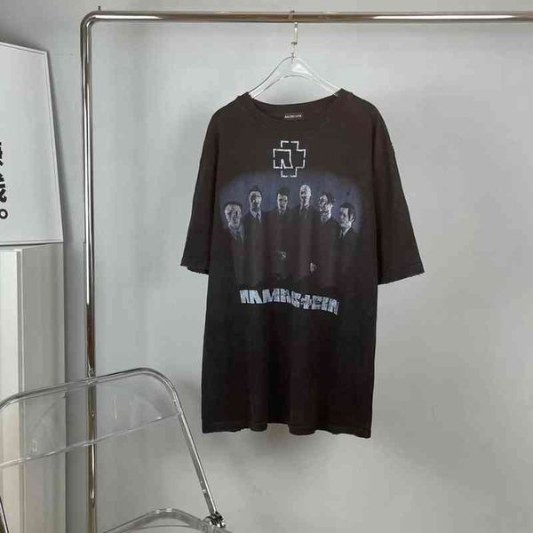 b paris german chariot portrait band printed hole half sleeve men's and women's short sleeve t-shirt, White;black
b paris german chariot portrait band printed hole half sleeve men's and women's short sleeve t-shirt, White;black