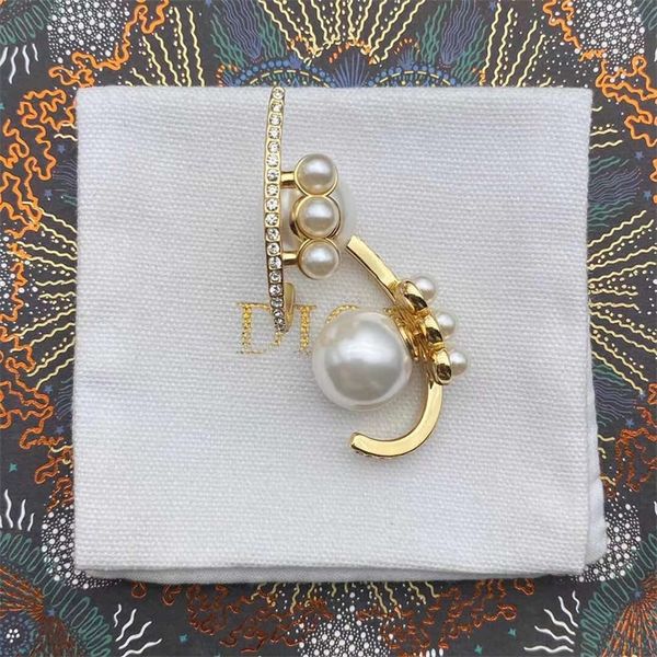 jewelry online pearl front and back brass earrings female star net red live broadcast goods of the same type, Golden
jewelry online pearl front and back brass earrings female star net red live broadcast goods of the same type, Golden
