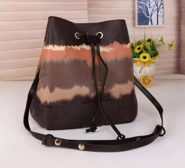 luxury famous designer genuine pu leather cross body classics shoulder bags for women girl fashion simple portable leisure bucket bag
luxury famous designer genuine pu leather cross body classics shoulder bags for women girl fashion simple portable leisure bucket bag