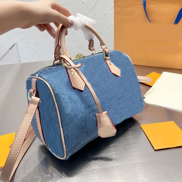 pillow cowboy bag crossbody luxury designer brand bags fashion shoulder handbags women letter purse phone wallet metallic two-tone lady
pillow cowboy bag crossbody luxury designer brand bags fashion shoulder handbags women letter purse phone wallet metallic two-tone lady
