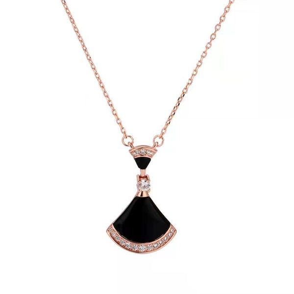 luxury designer fan-shaped pendant necklaces jewelry for women fashion designers brand classic simple and versatile pendants necklace for wo, Silver
luxury designer fan-shaped pendant necklaces jewelry for women fashion designers brand classic simple and versatile pendants necklace for wo, Silver