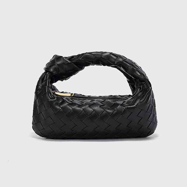 designer e venetasss express handbags bottegas foreign trade specializes in the same hand woven portable women's soft leather dumpling
designer e venetasss express handbags bottegas foreign trade specializes in the same hand woven portable women's soft leather dumpling